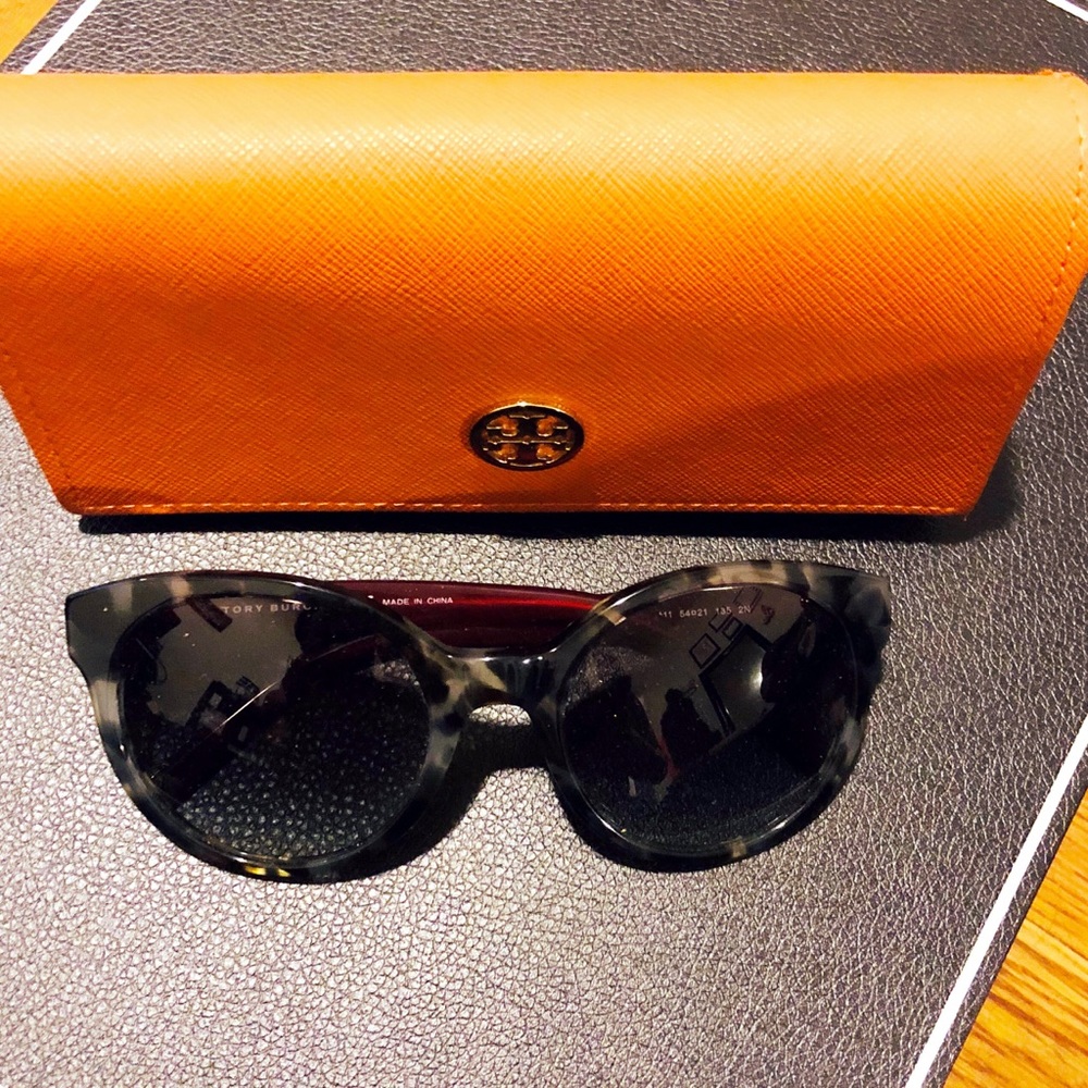 AUTHENTIC Tory Burch Round Frame Sunglasses